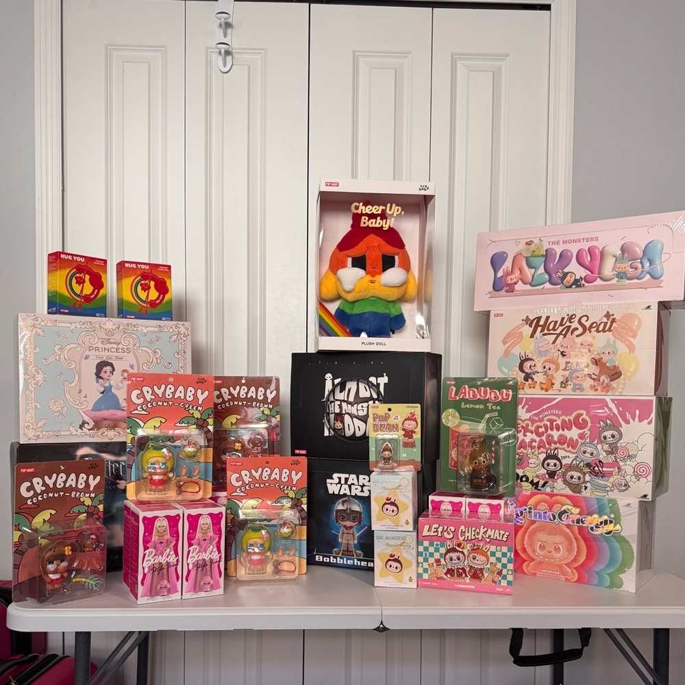 Labubu and pop mart friends, pendants, figurines, plushies 11/30 at 12:30pm EST